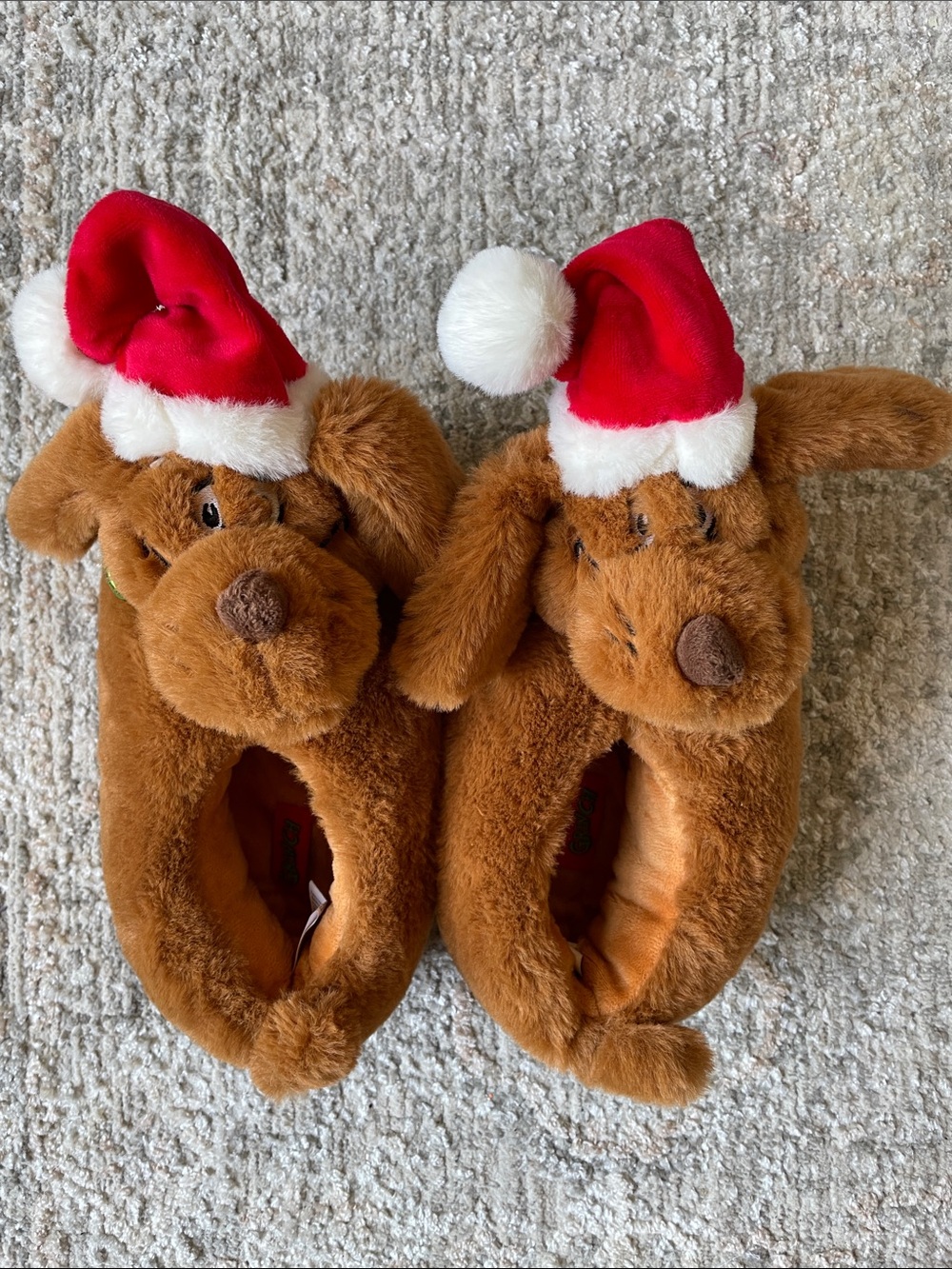 The Grinch Max slippers